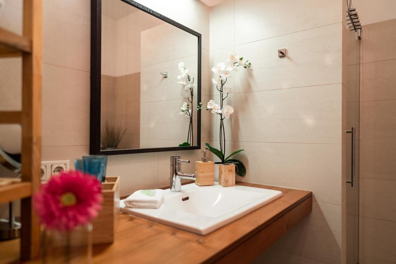 Luxury Downtown Appartement Mit Garage Graz Exterior photo
